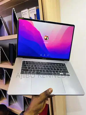 Laptop Apple MacBook Pro 2019 16GB Intel Core i7 SSD 512GB
