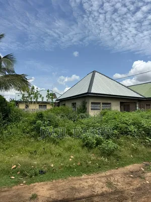 2bdrm House in Main Station for sale