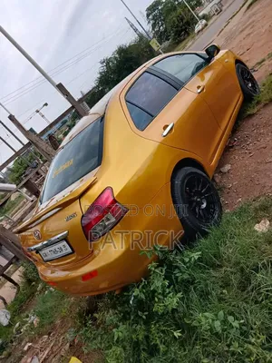 Toyota Yaris Base Sedan 4dr 2010 Yellow