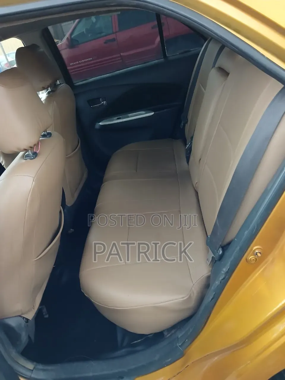 Toyota Yaris Base Sedan 4dr 2010 Yellow