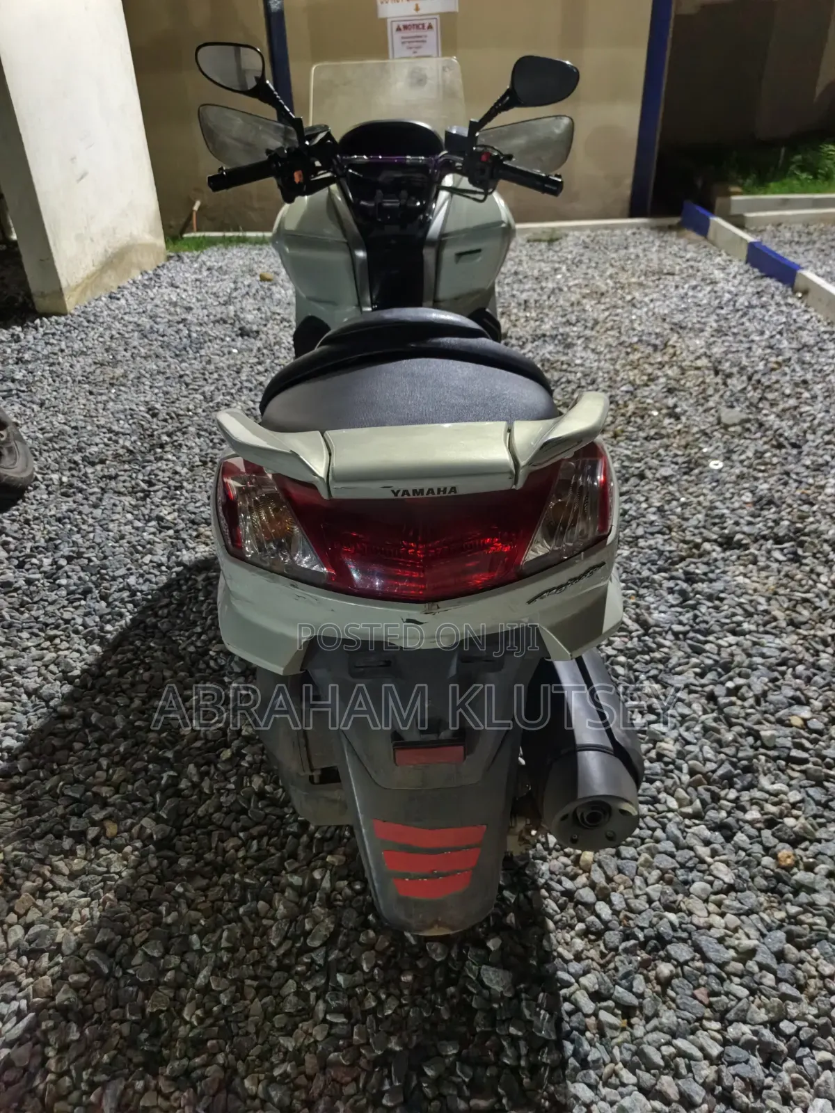 Yamaha Majesty 2014 White