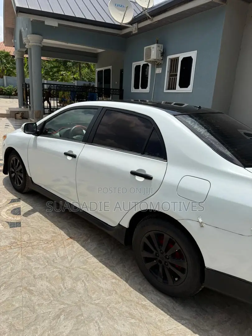 Toyota Corolla 2009 White
