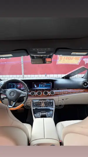Mercedes-Benz E300 2018 White