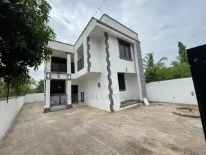 4bdrm Duplex in Spintex for sale
