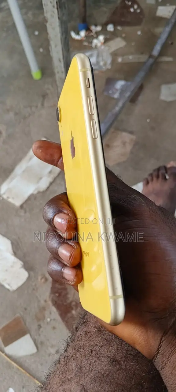 Apple iPhone XR 128 GB Yellow