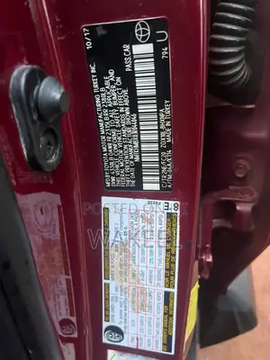 Toyota C-HR XLE FWD Sport Utility (2.0L 4cyl 2AM) 2018 Red