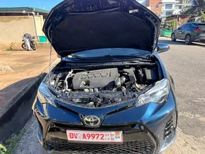 Toyota Corolla LE (1.8L 4cyl 2A) 2018 Green