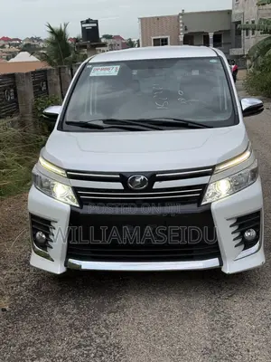 Toyota Voxy 2015 White