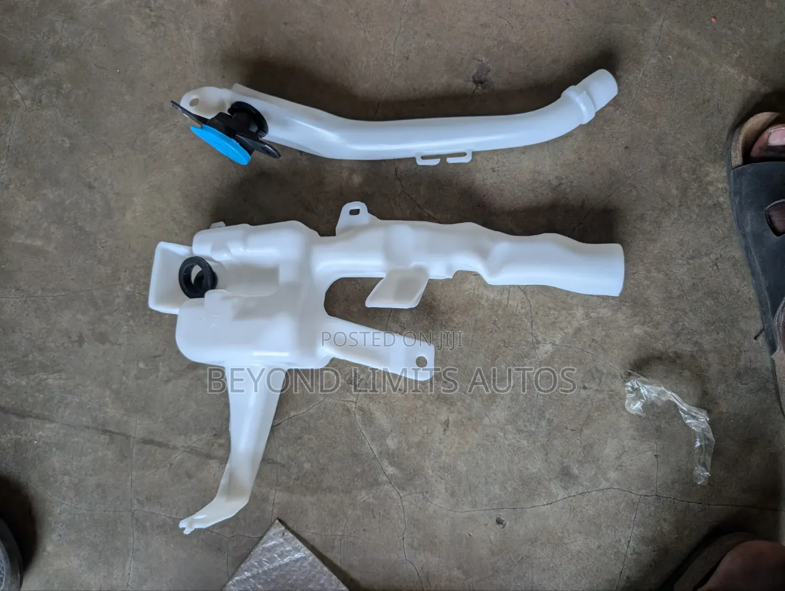 Honda Civic 2023,2024,2025 Wiper Bottle / Wiper Wash Container