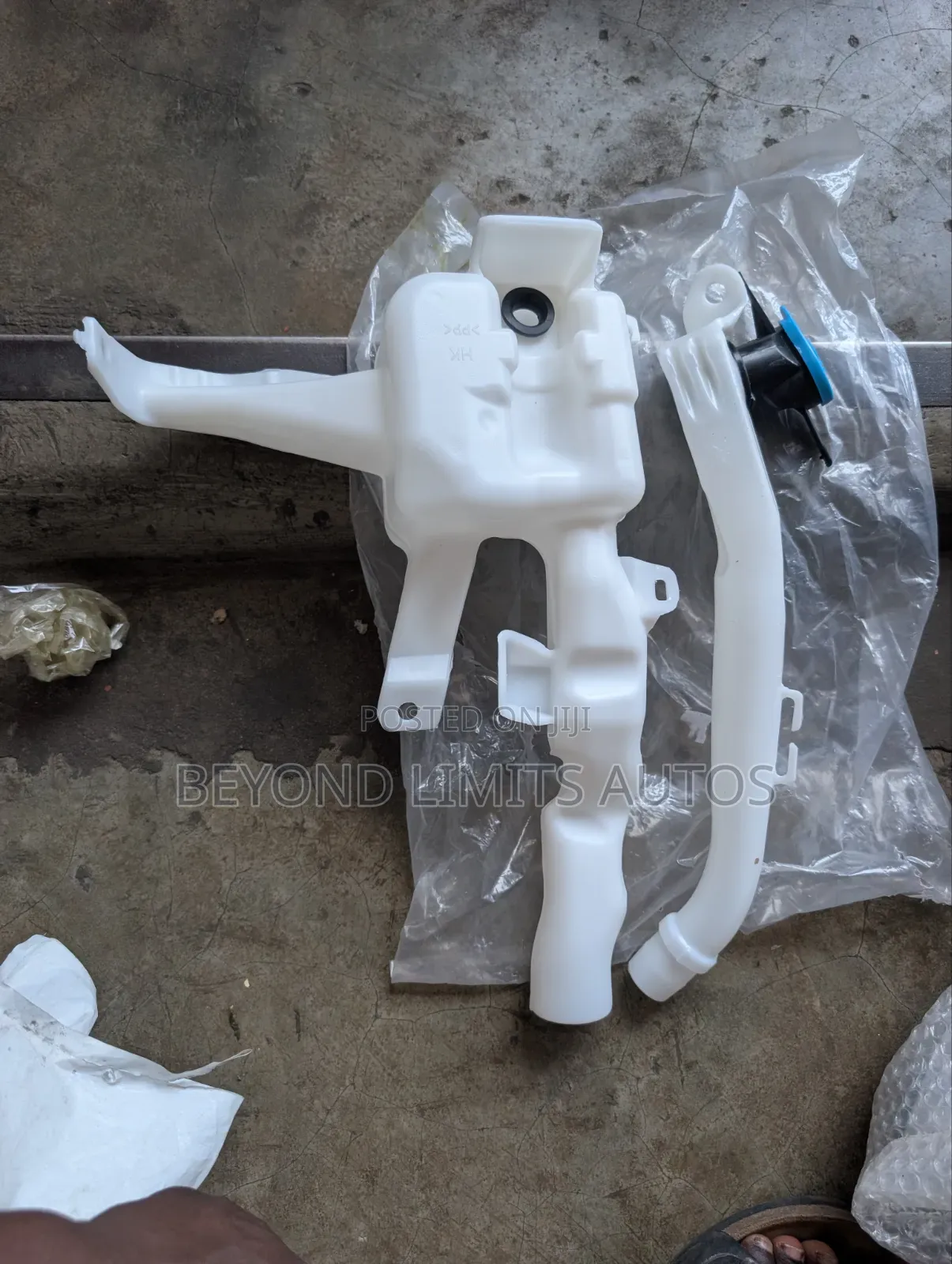 Honda Civic 2023,2024,2025 Wiper Bottle / Wiper Wash Container