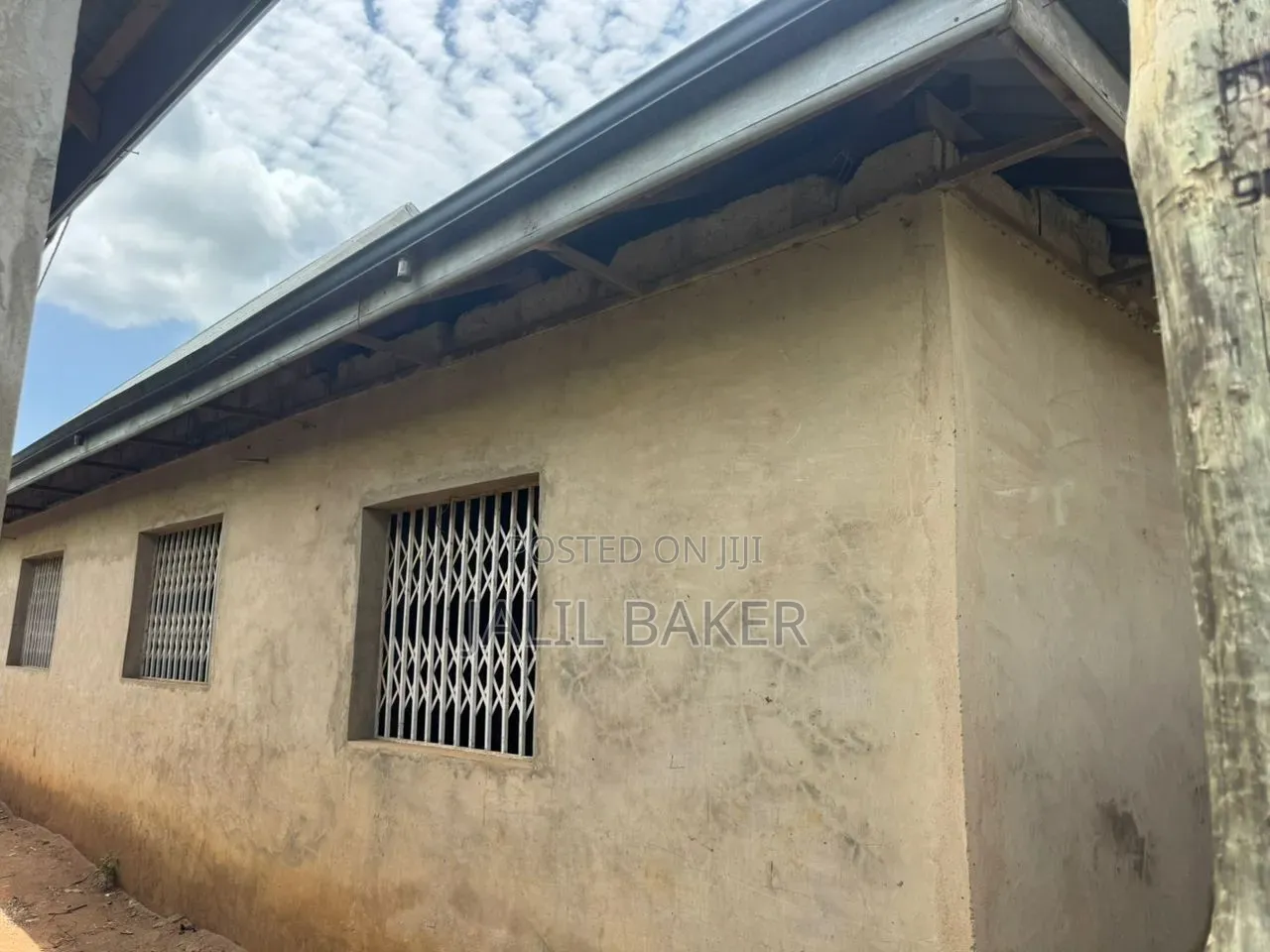 2bdrm House in Main Station for sale