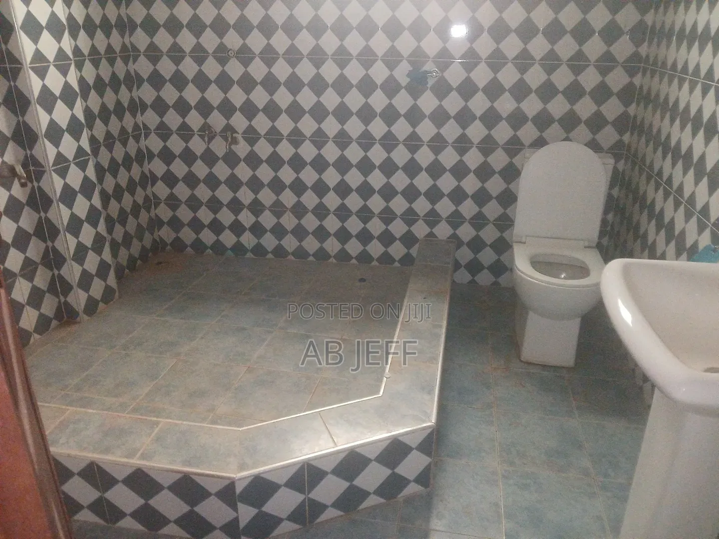 3bdrm Apartment in Patasi, Kumasi Metropolitan for rent