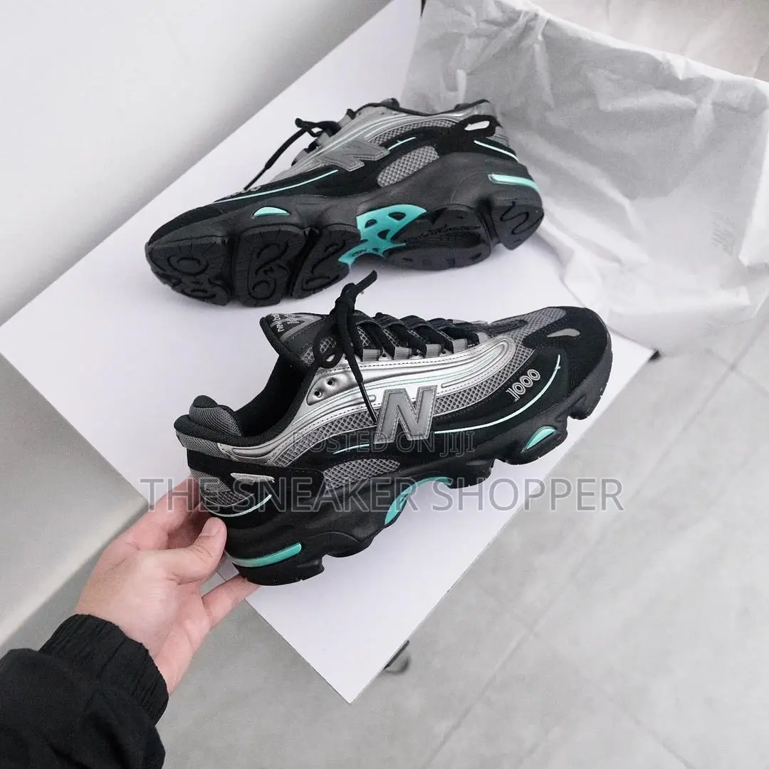 Y2k Newbalance 100 Black and Teal Sneaker