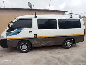 Hyundai H1 2001 White