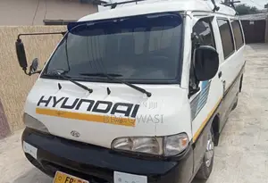 Hyundai H1 2001 White