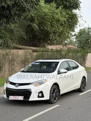 Toyota Corolla S 4dr Sedan (1.8L 4cyl CVT) 2015 White