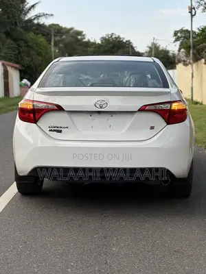 Toyota Corolla S 4dr Sedan (1.8L 4cyl CVT) 2015 White