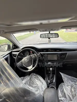 Toyota Corolla S 4dr Sedan (1.8L 4cyl CVT) 2015 White