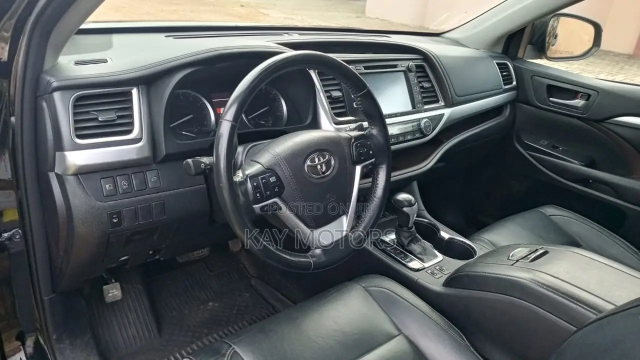 Toyota Highlander XLE 2019 Black