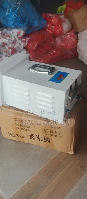 Debeaking Machine