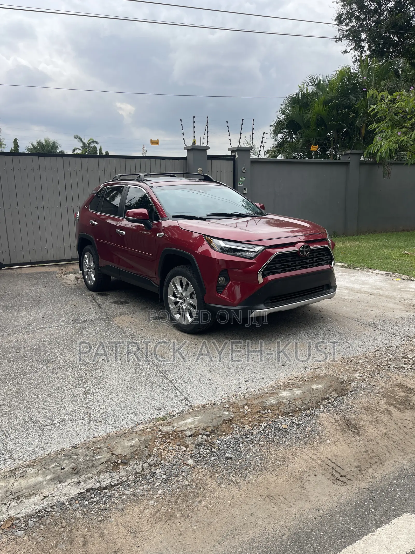 Toyota RAV4 XLE Premium AWD 2024 Red