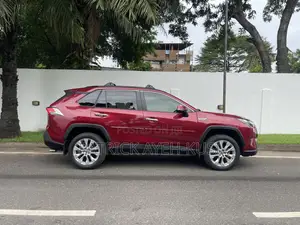 Toyota RAV4 XLE Premium AWD 2024 Red