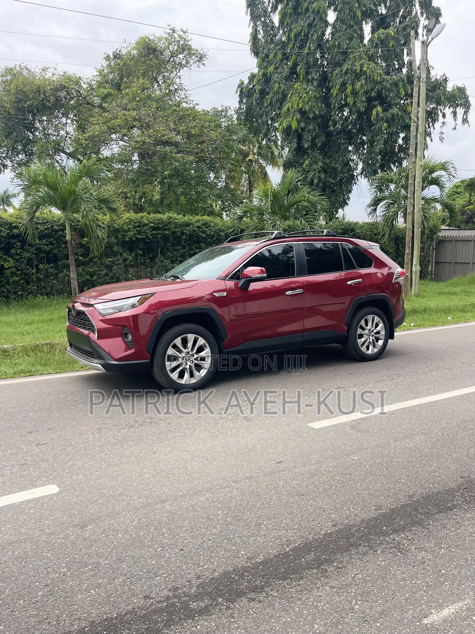 Toyota RAV4 XLE Premium AWD 2024 Red