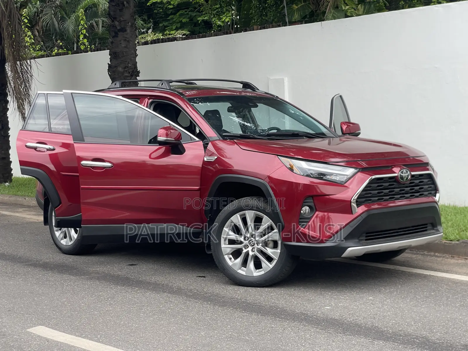 Toyota RAV4 XLE Premium AWD 2024 Red