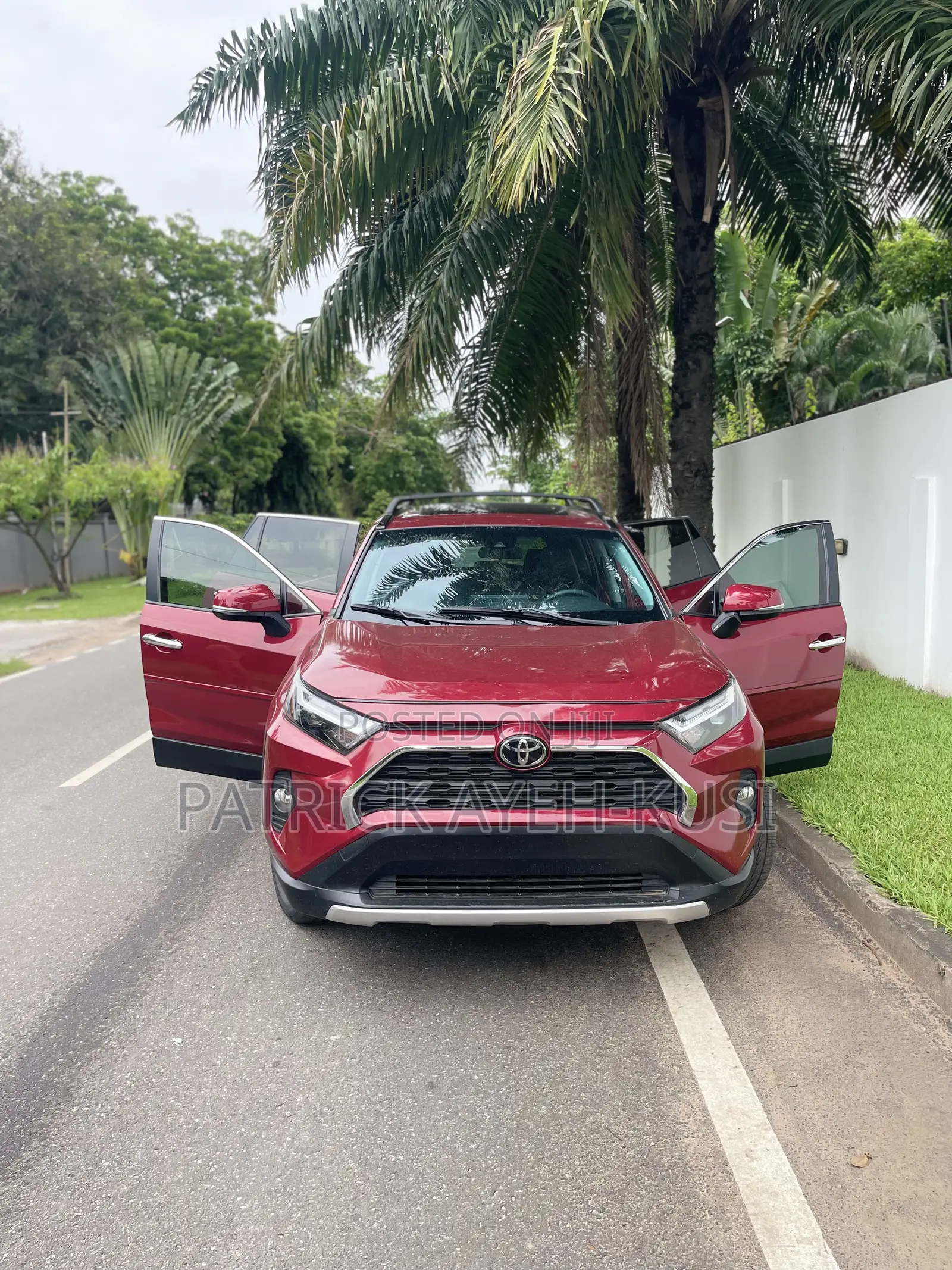 Toyota RAV4 XLE Premium AWD 2024 Red