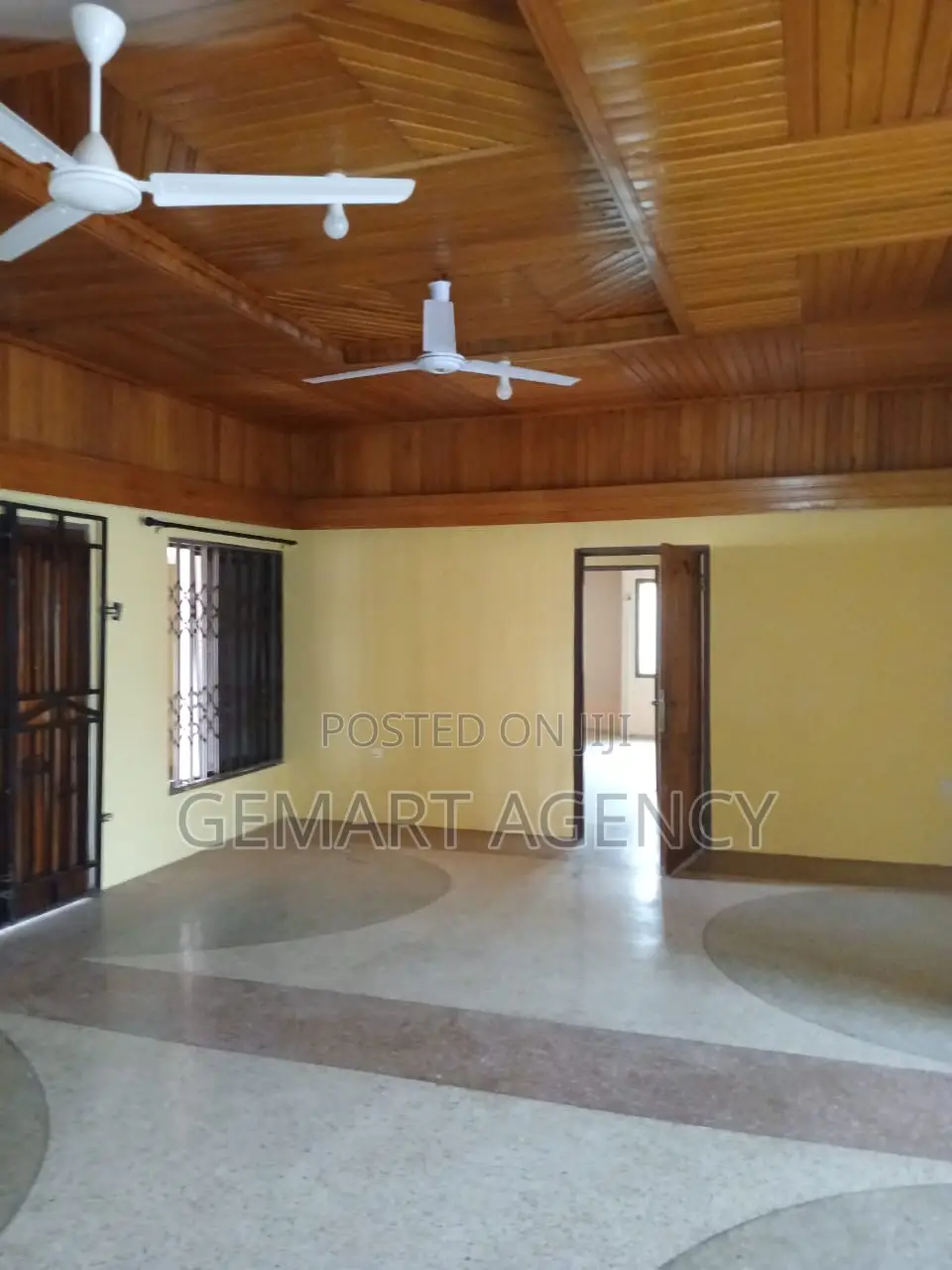 5bdrm Apartment in Taifa Bukina for rent