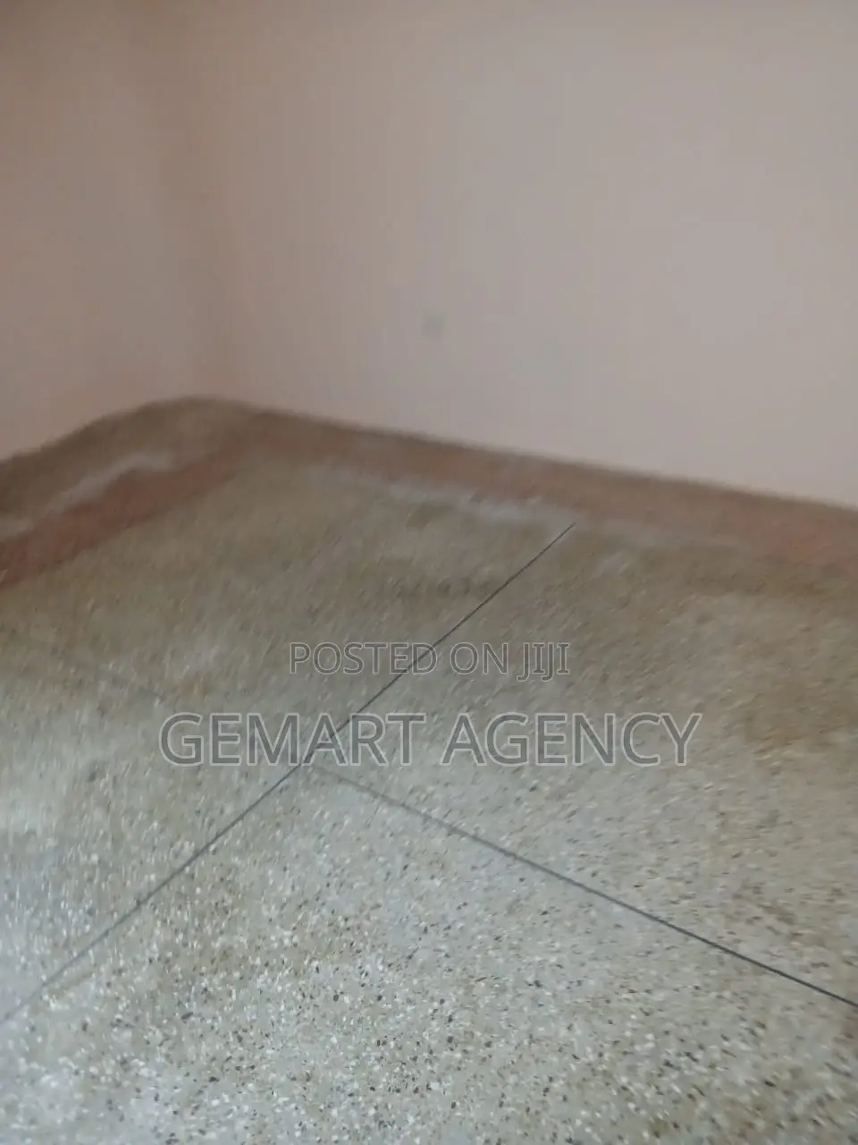 5bdrm Apartment in Taifa Bukina for rent