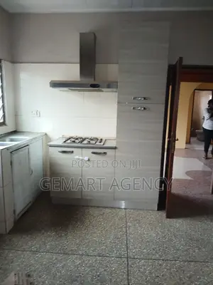 5bdrm Apartment in Taifa Bukina for rent