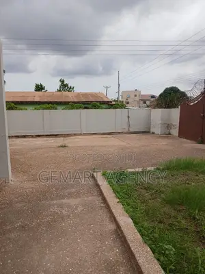 5bdrm Apartment in Taifa Bukina for rent