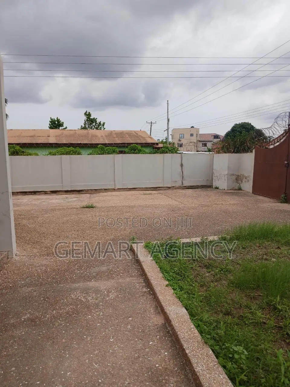 5bdrm Apartment in Taifa Bukina for rent