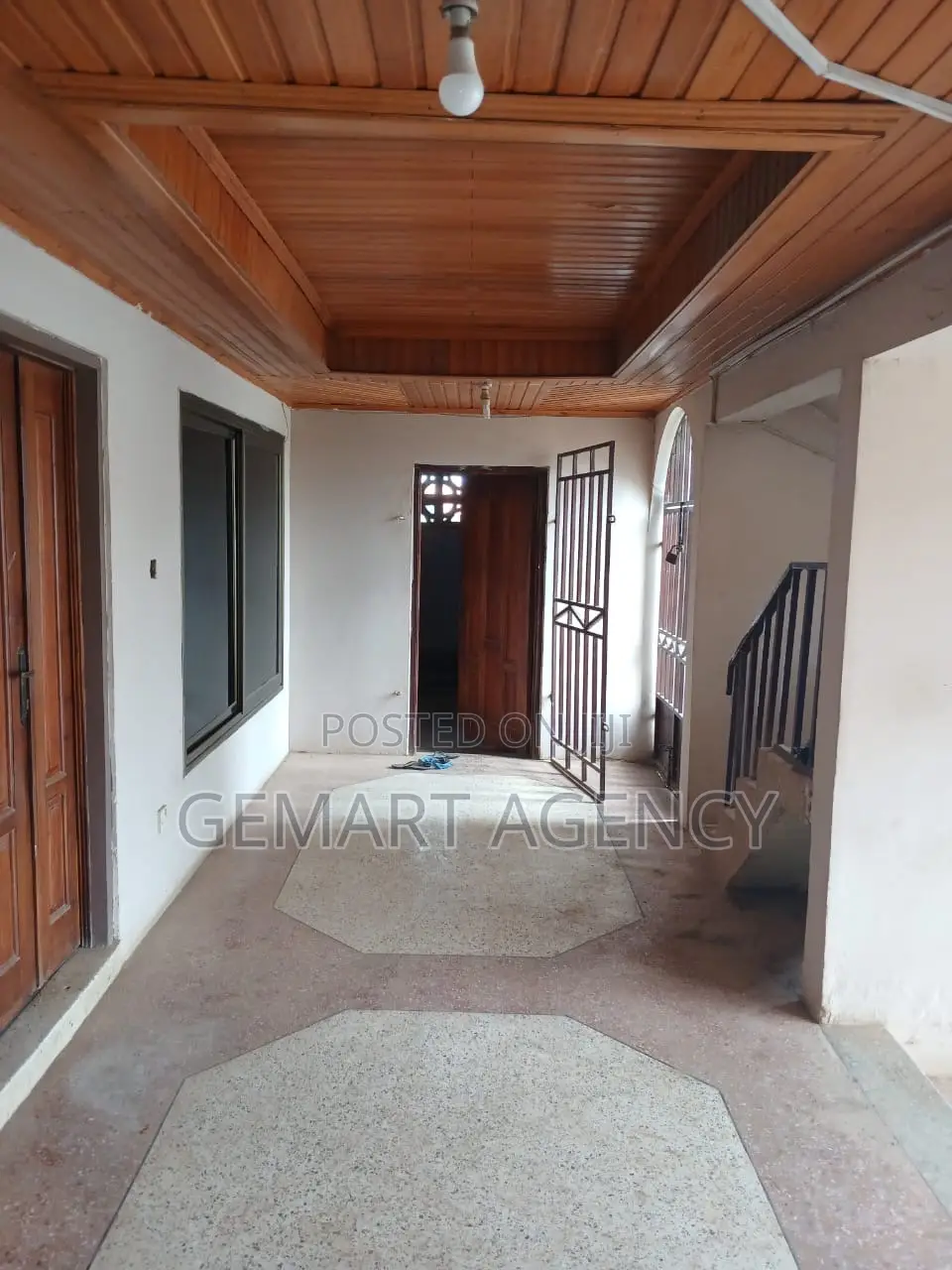 5bdrm Apartment in Taifa Bukina for rent