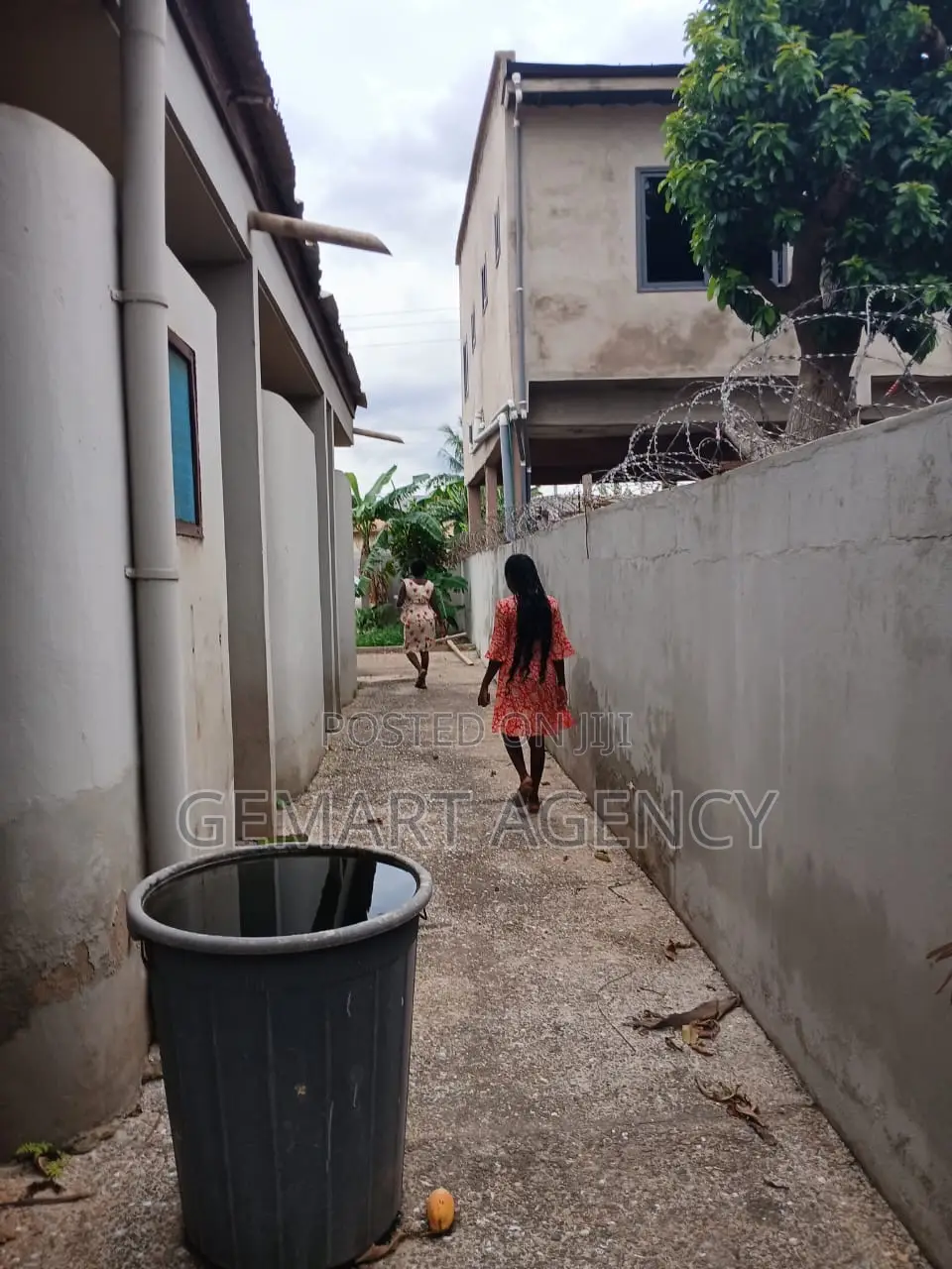 5bdrm Apartment in Taifa Bukina for rent
