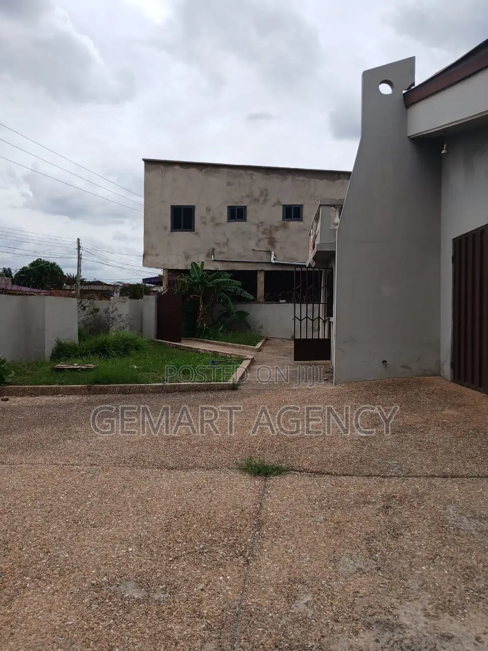 5bdrm Apartment in Taifa Bukina for rent