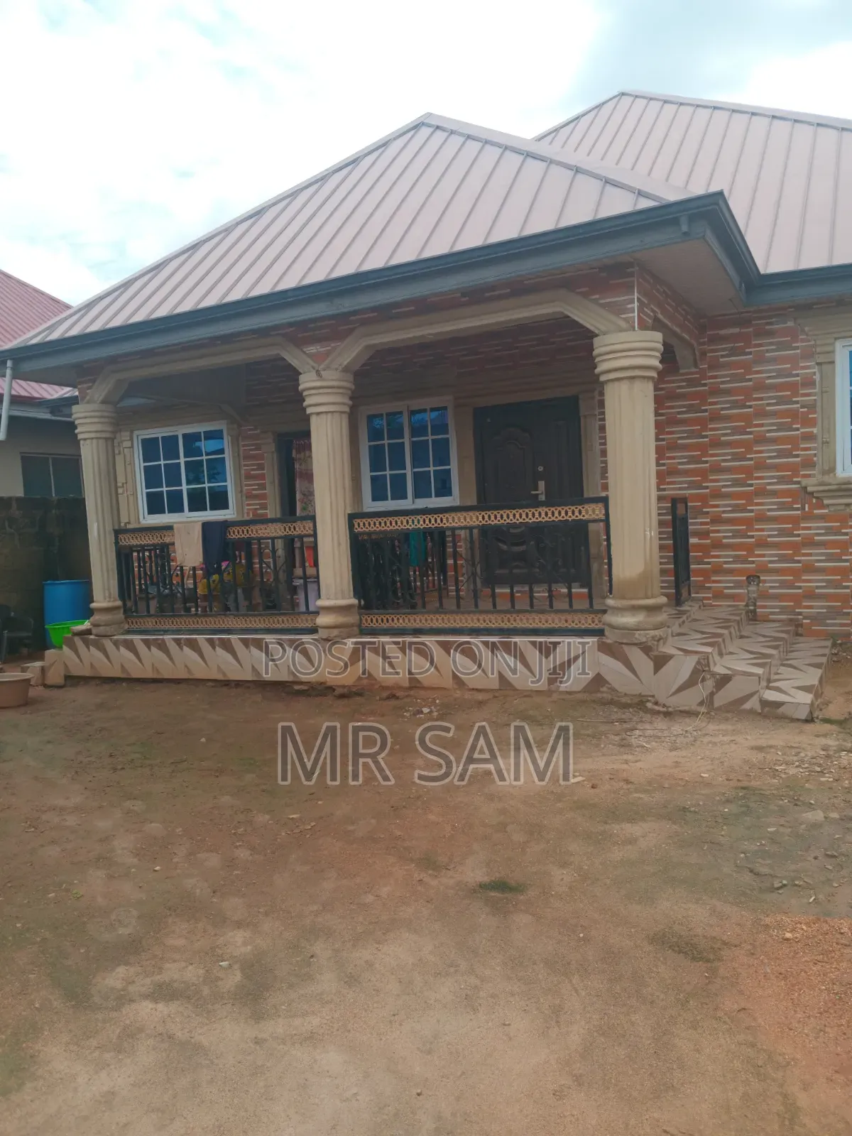 5bdrm House in Sam Properties, Adade for sale