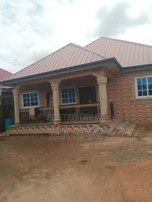 5bdrm House in Sam Properties, Adade for sale