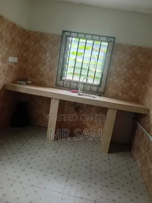 5bdrm House in Sam Properties, Adade for sale