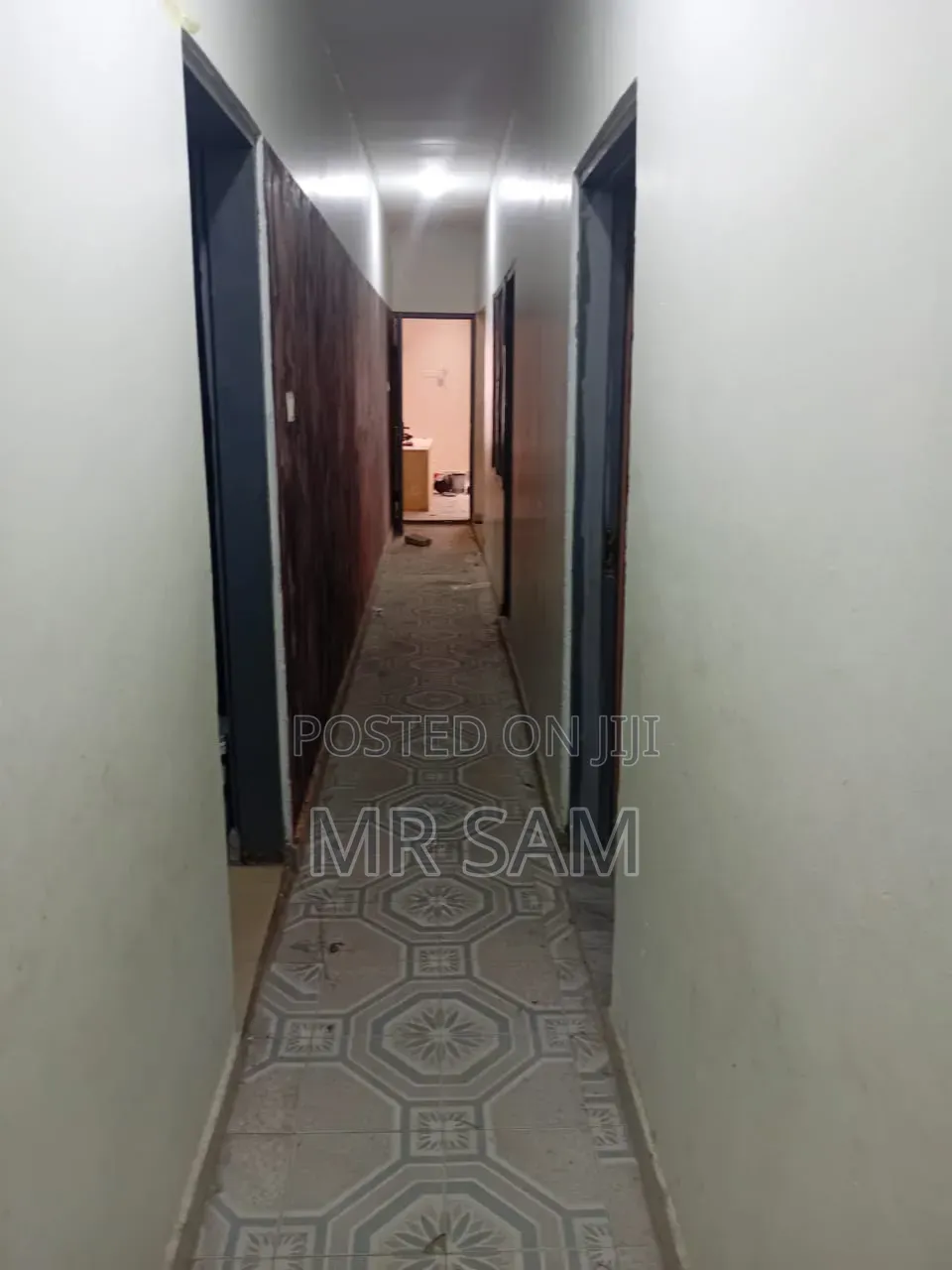 5bdrm House in Sam Properties, Adade for sale