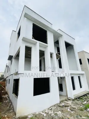 6bdrm House in Amoah Estates, Takoradi for sale