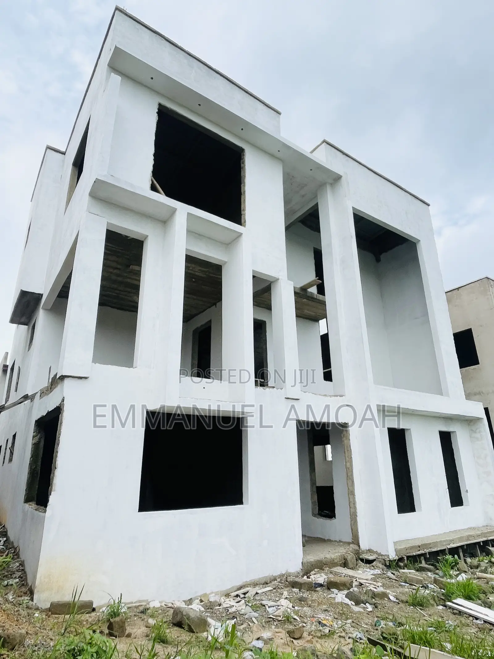 6bdrm House in Amoah Estates, Takoradi for sale
