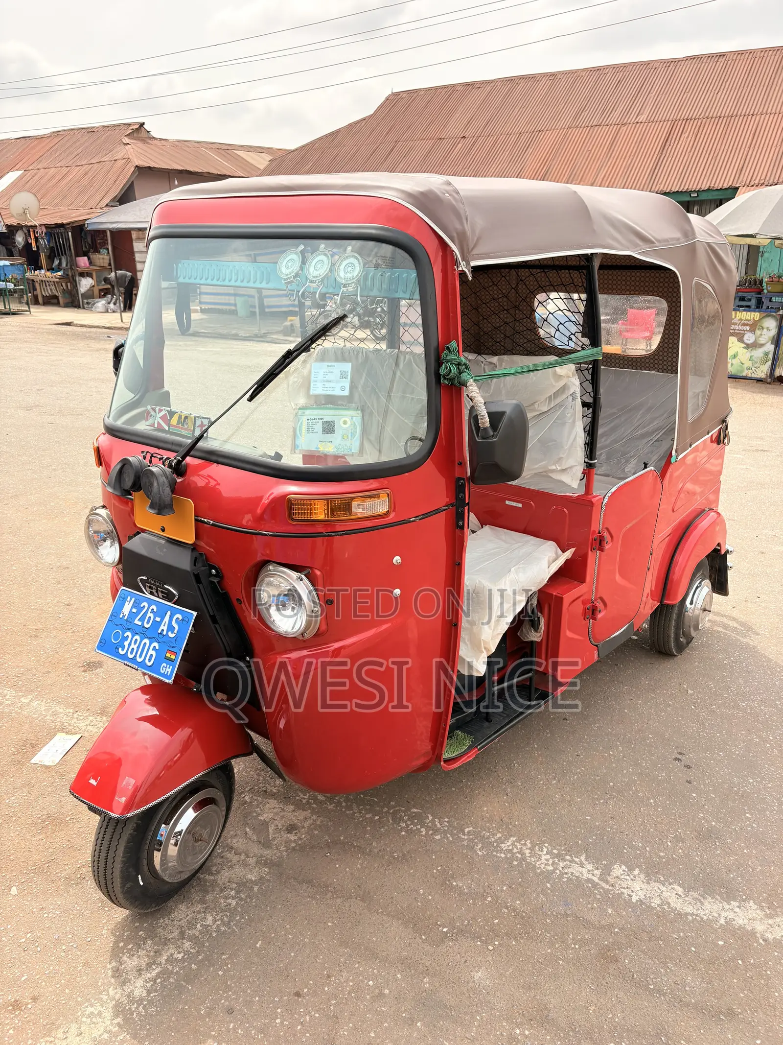 Bajaj RE 2025 Red