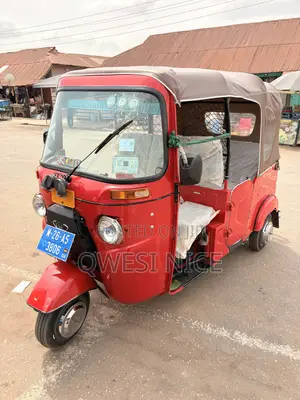 Bajaj RE 2025 Red