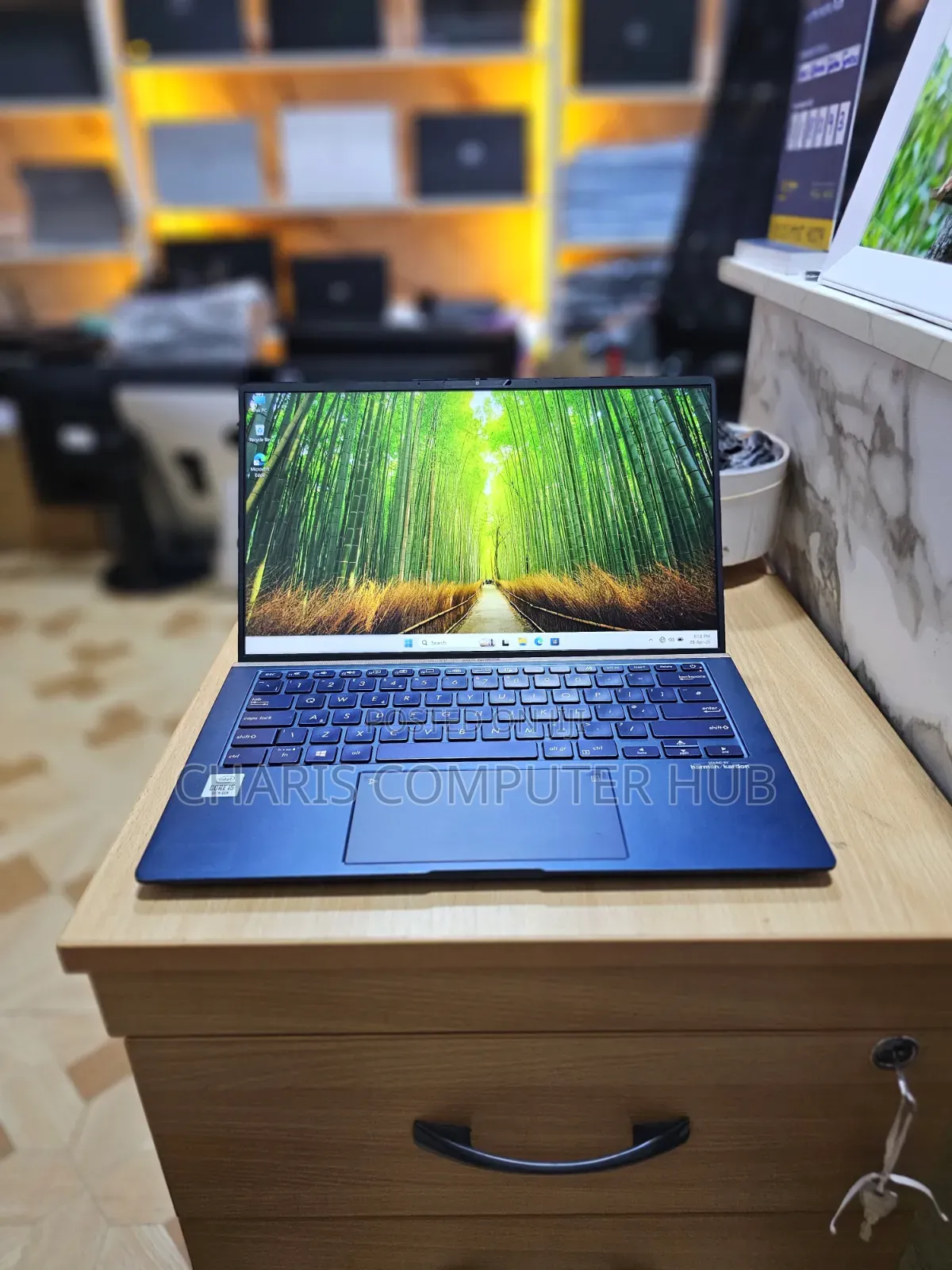Laptop Asus ZenBook UX430UA 8GB Intel Core i5 SSD 256GB