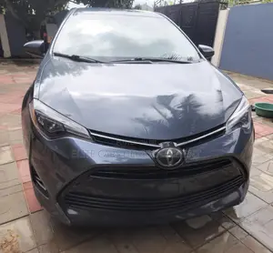 Toyota Corolla LE (1.8L 4cyl 2A) 2018 Gray