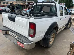 Nissan NP300 2015 White