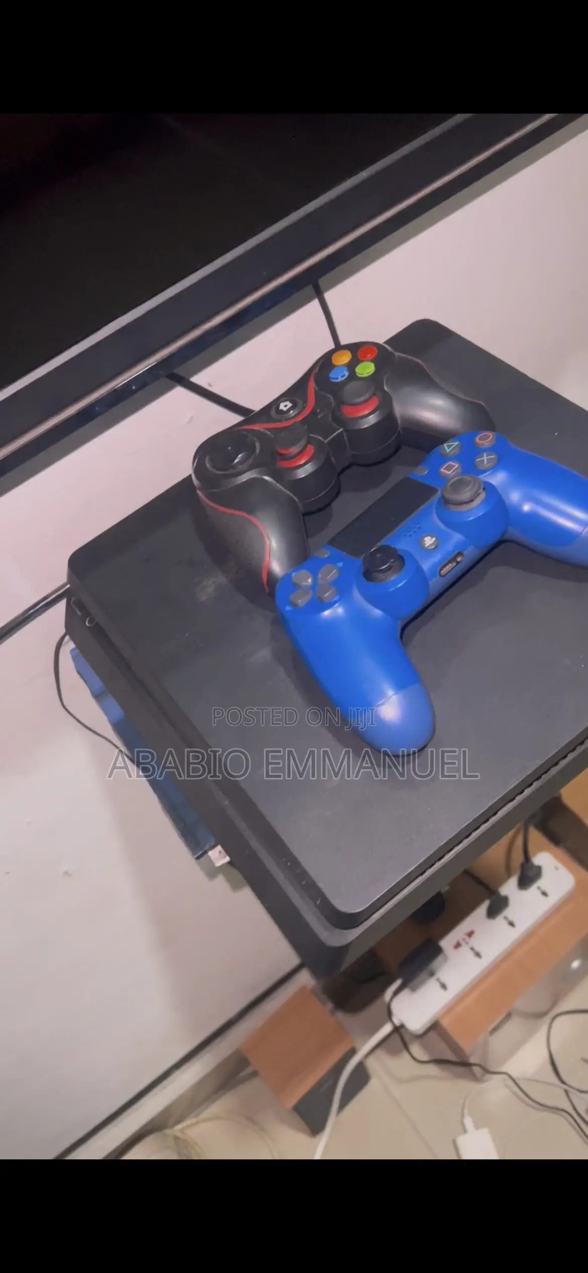 Ps4 Slim 1tb With Two Controllers