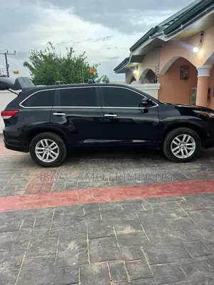 Toyota Highlander LE 4x2 (2.7L 4cyl 6A) 2018 Black